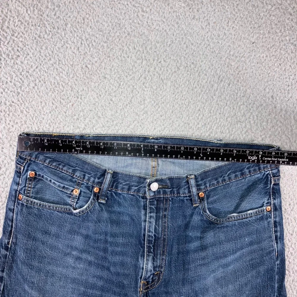 Levis preowned broken